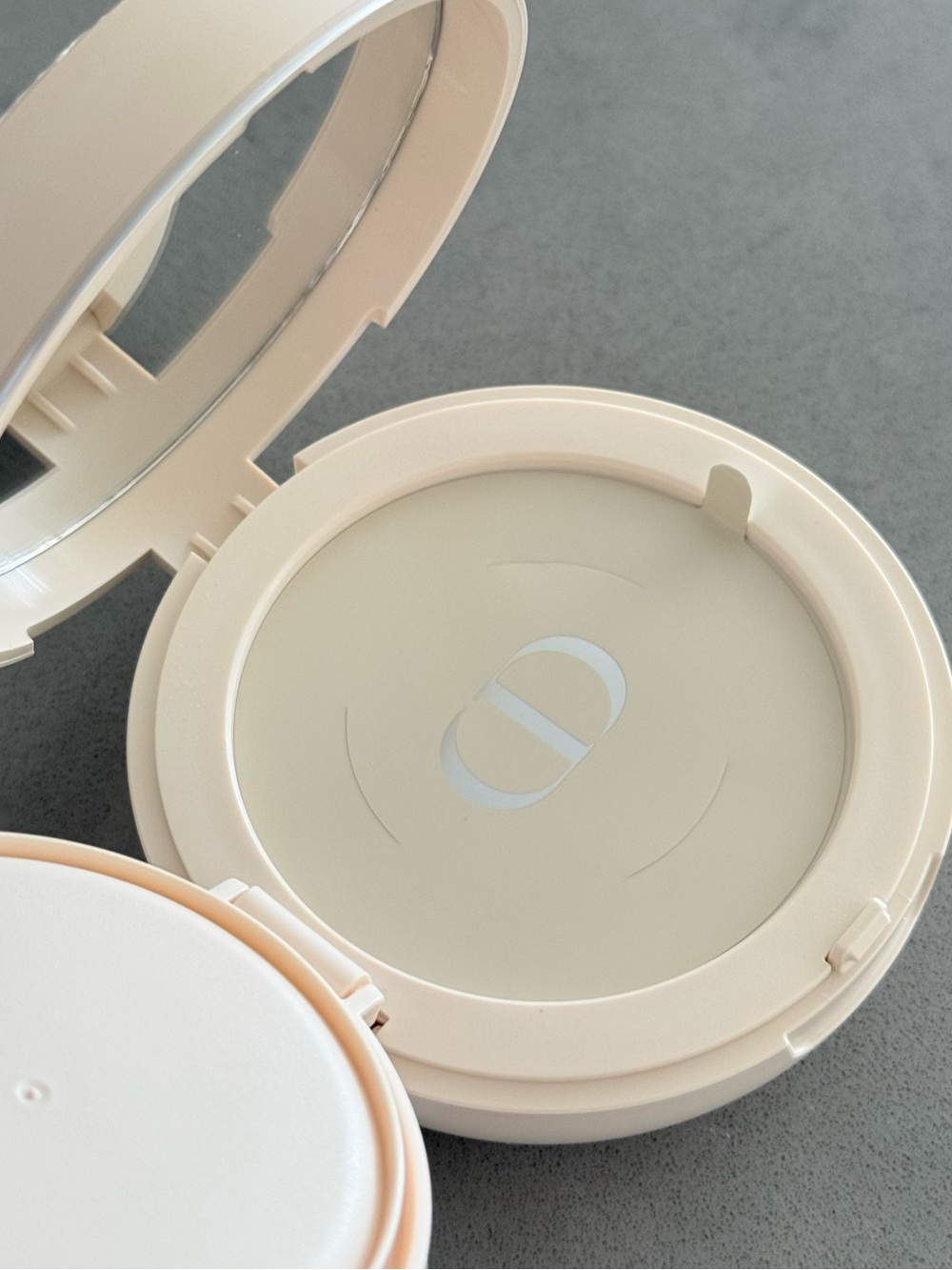 Dior Forever Cushion Powder Fair - Picture 6 of 6
